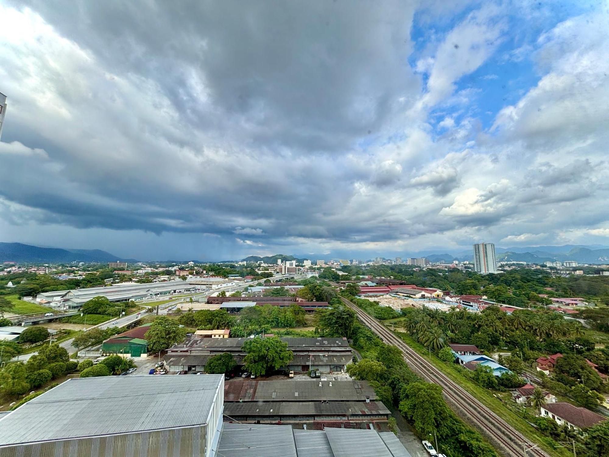 Muji Falim Free Parking & Free Netflix Ipoh