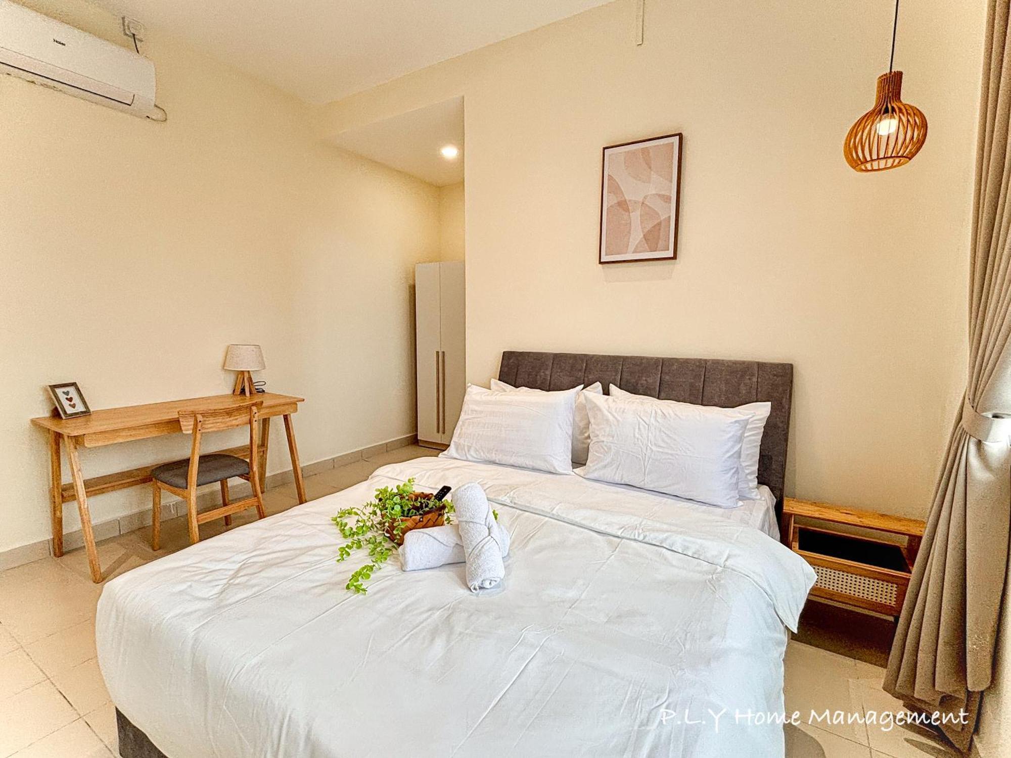 Muji Falim Free Parking & Free Netflix *